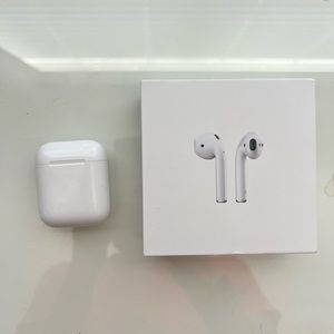 !! SOLD !! Apple AirPods (1st generation)